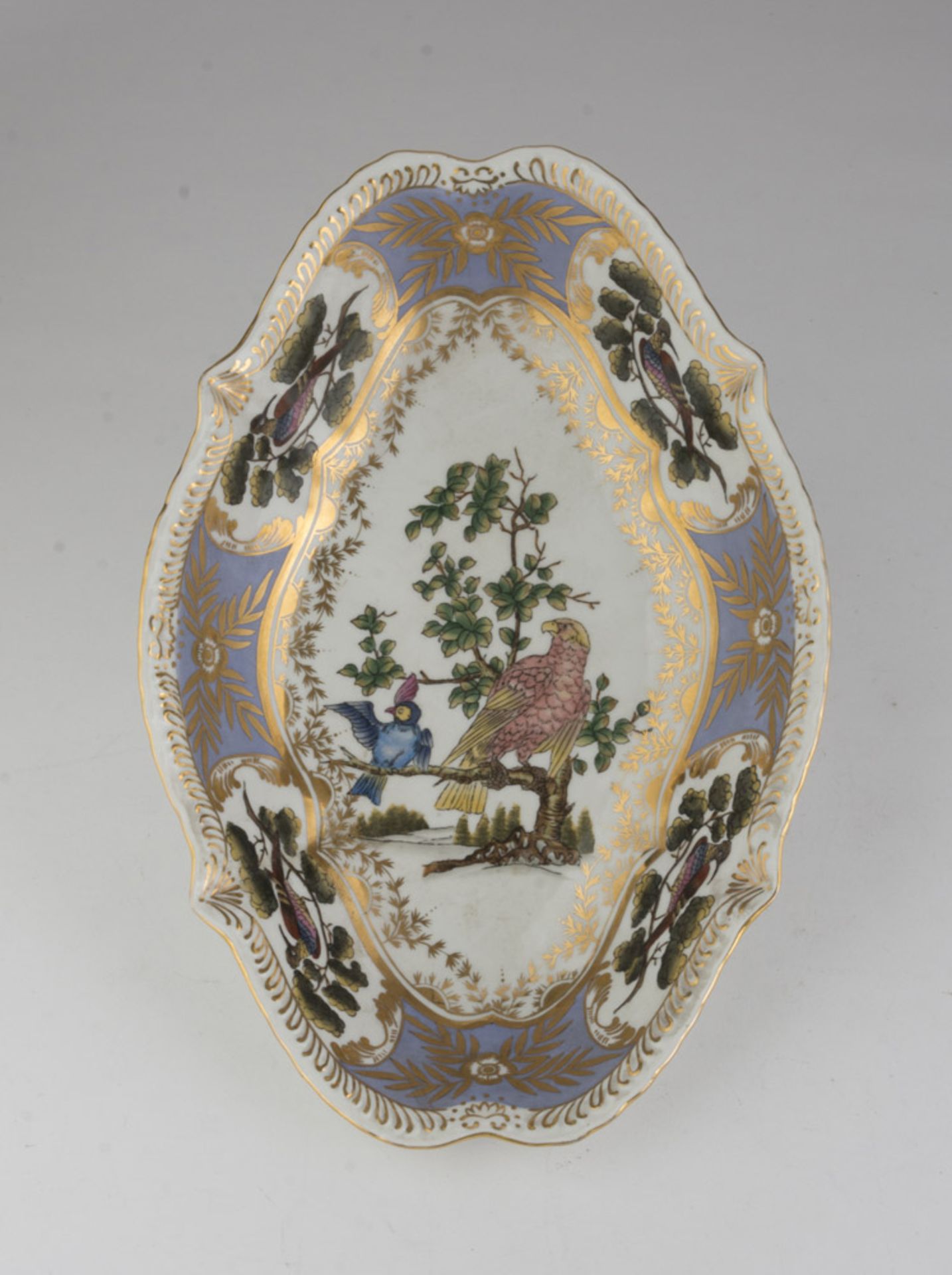 SMALL BASIN IN PORCELAIN – 20TH CENTURY