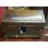 WOOD AND LEATHER CHEST, 20TH CENTURY cover engraved with geographic map. Measures cm. 50 x 70 x