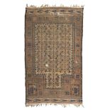 ANTIQUE CARPET BELUCISTAN, 19TH CENTURY with design of prayer to motifs for stylized birds, in the