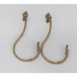 A PAIR OF CURTAIN RODS IN ORMOLU, END 18TH CENTURY chiseled to leaves and climbers. Measures cm.