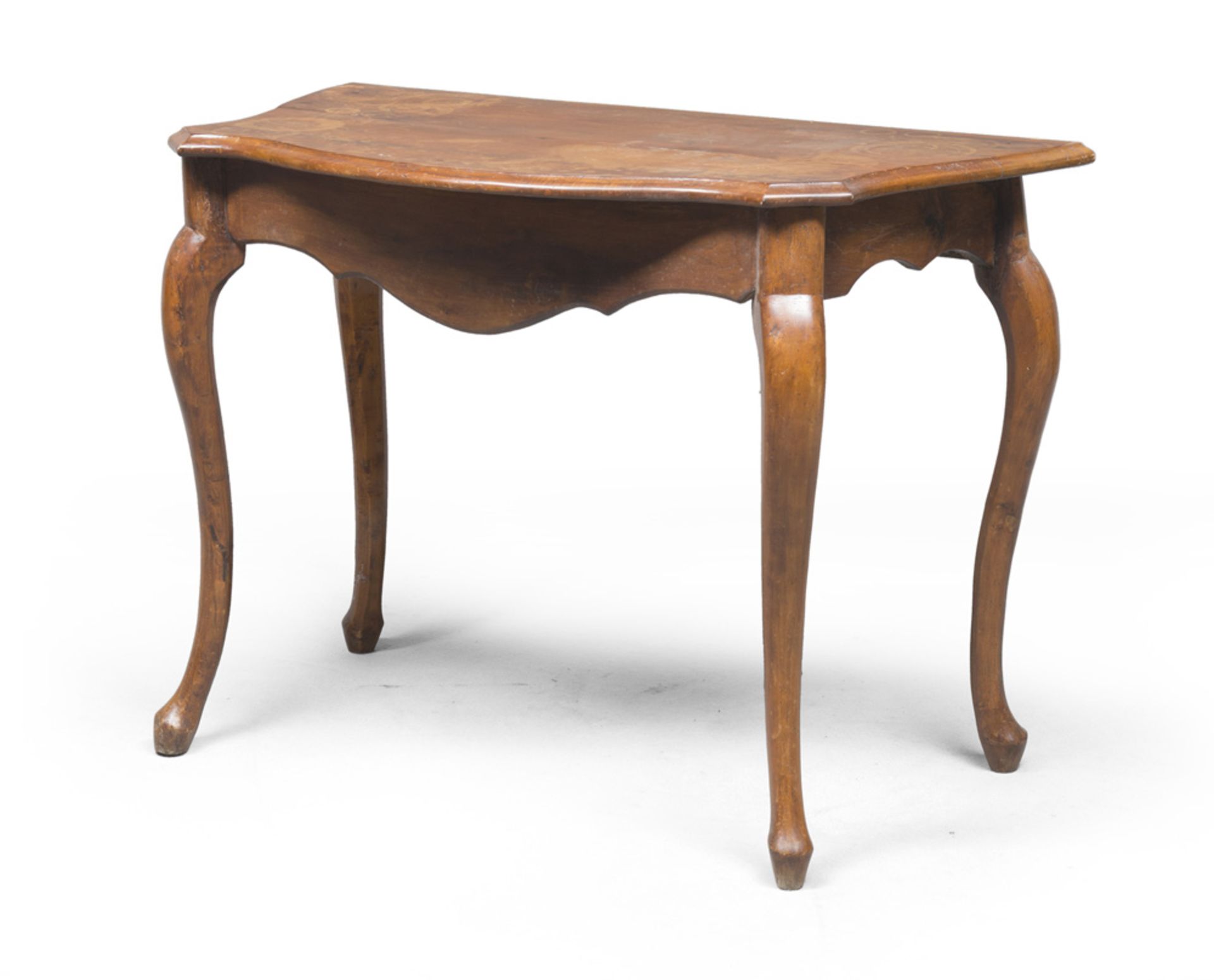 A SMALL WALNUT-TREE COMMODE, ELEMENTS OF THE 18TH CENTURY with convex forehead, calandra merlata and