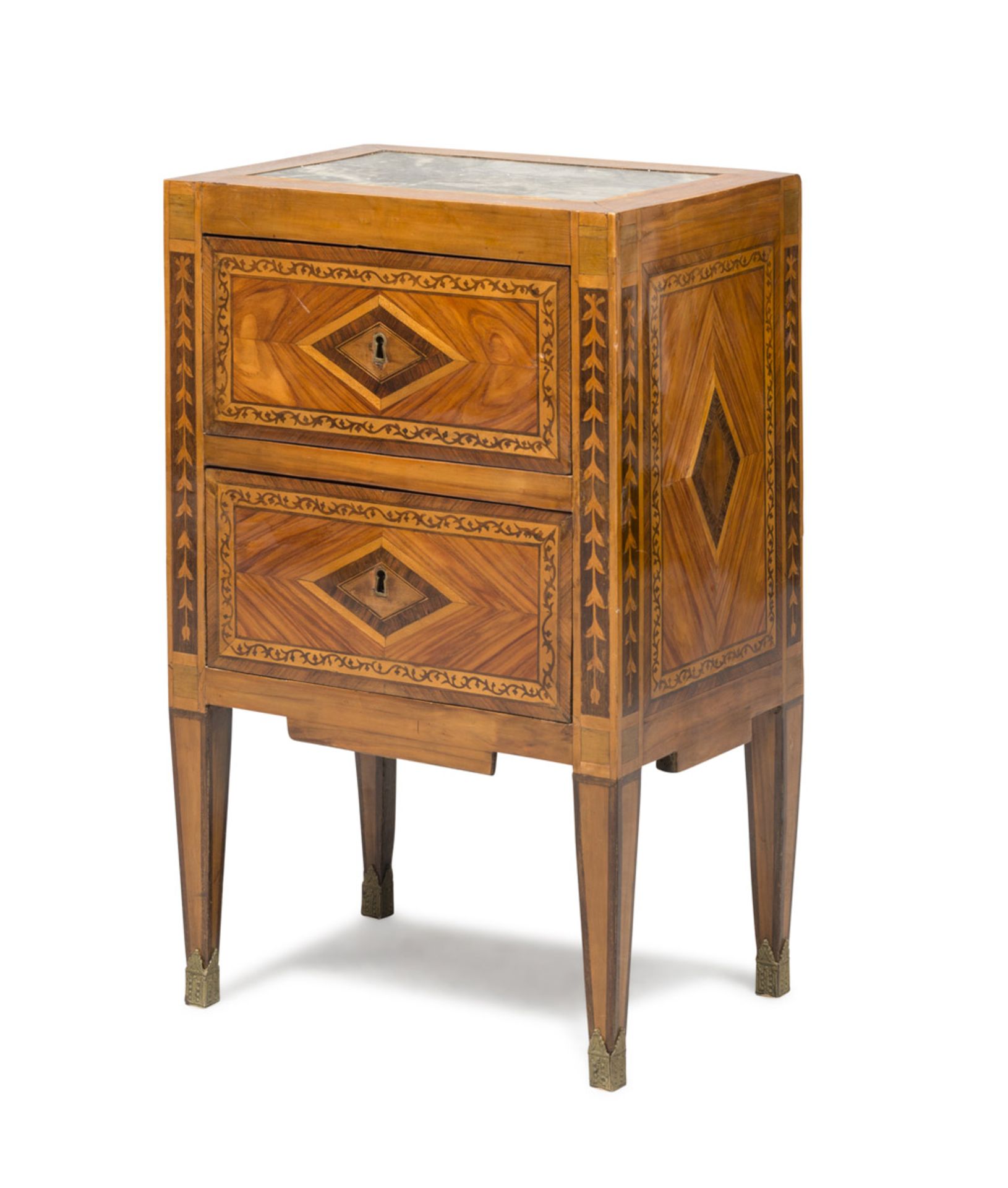 SMALL BEDSIDE IN WALNUT IN BOIS DE ROSE, LOMBARDY FINE 18TH CENTURY with superior top in African