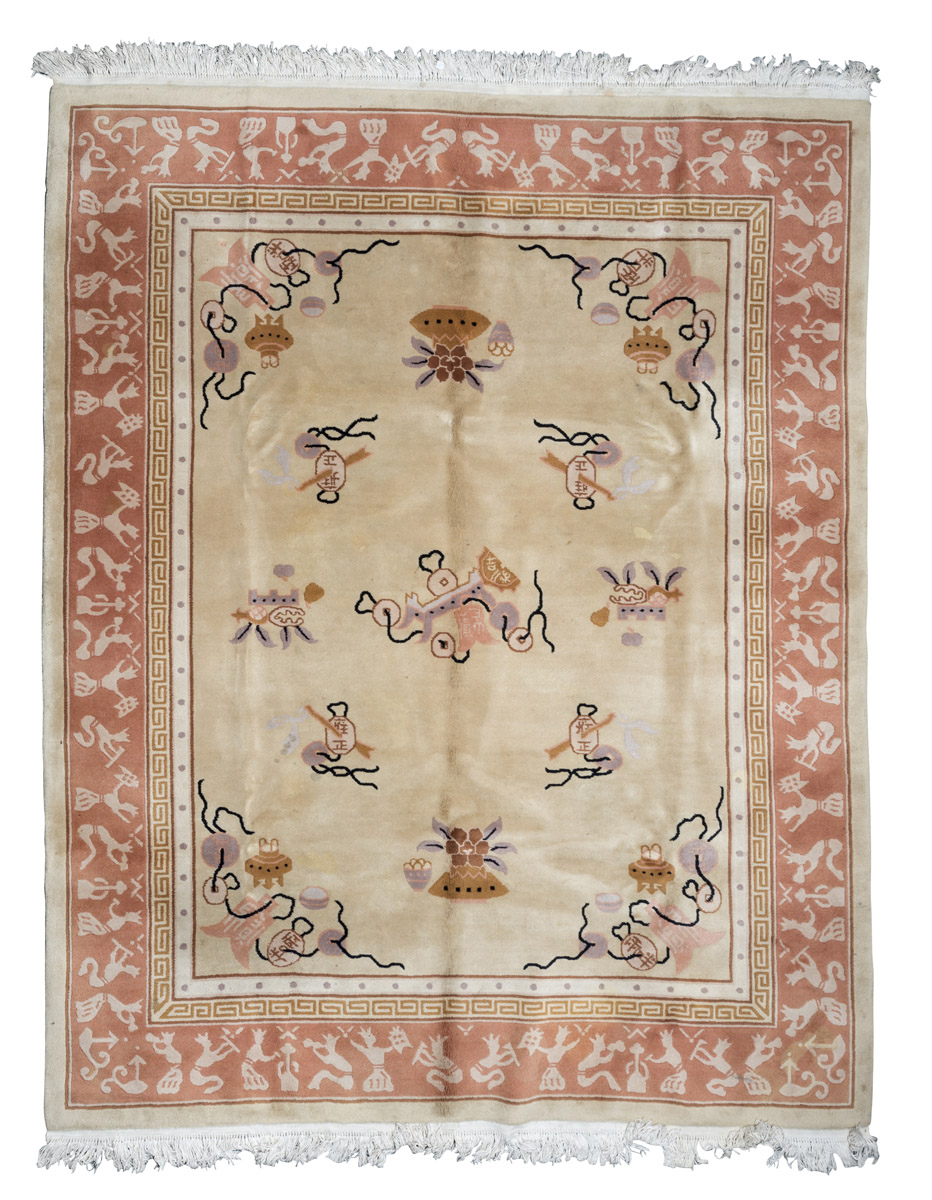 A CHINESE CARPET. TIEN-TSIN, SECOND HALF OF THE 20TH CENTURY design of objects, sacred jewel and