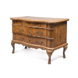 BEAUTIFUL COMMODE IN WALNUT AND BRIAR WALNUT, BOLOGNA SECOLO molded edges, moved front to three