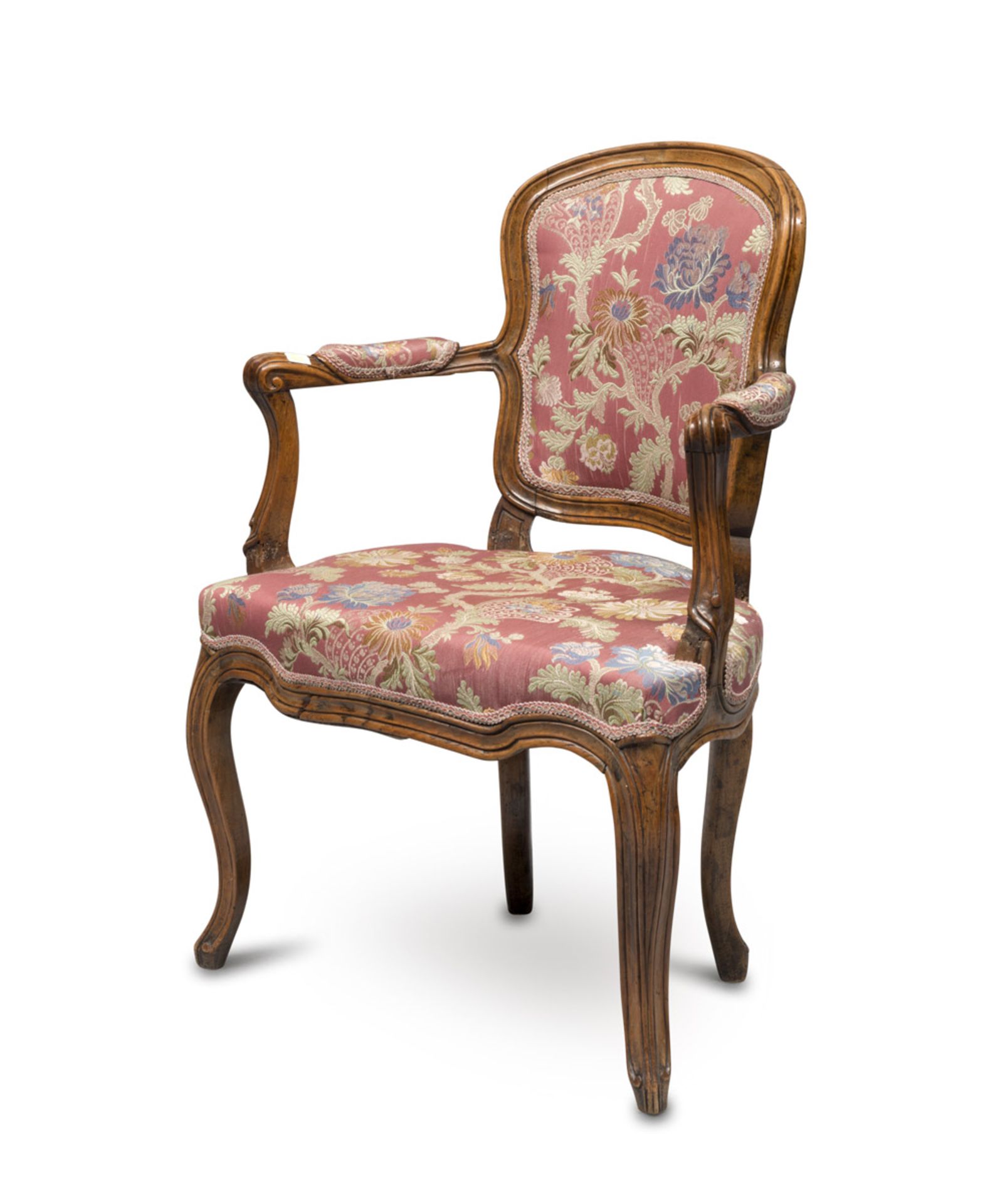 SMALL ARMCHAIR IN BRIGHT WALNUT, LOMBARDY 18TH CENTURY with medallion back. Measures cm. 87 x 66 x