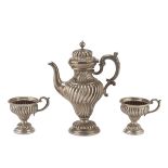 COFFEE SET IN SILVER, PUNCH VIENNA 1866/1922 twisted fluted body and handles with floral motifs.