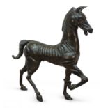 SCULTORE CINESE, ANNI '30 Cavallo Scultura in bronzo a patina nera, cm. 153 x 160 x 36 Buono stato