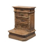 SMALL PRIE DIEU IN WALNUT AND BRIAR WALNUT, ITALY CENTRAL 18TH CENTURY four drawers on the front,