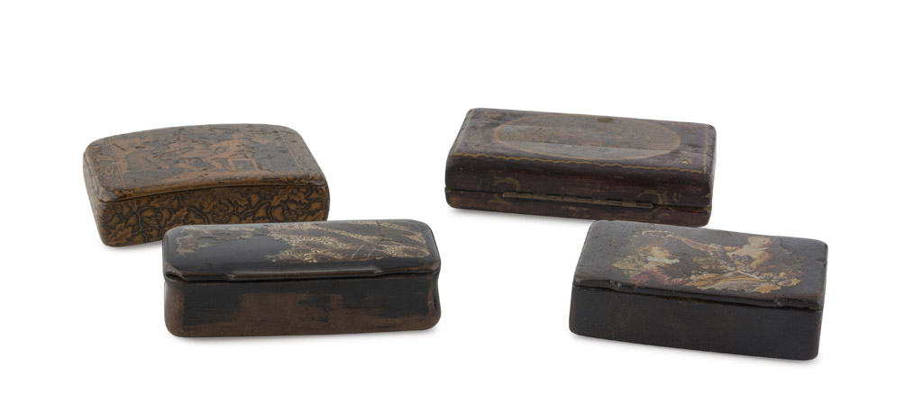 FOUR PILLBOXES IN PAPIER MACHÈ AND WOOD, LATE 19TH CENTURY painted with various decorums. Max.