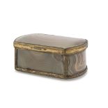 PILL BOX IN CHALCEDONY, LATE 19TH CENTURY mount in gilded metal. Measures cm. 3 x 7 x 4. PORTA
