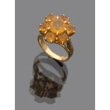 RING in yellow gold 18 kts., flower-shaped with citrine quartz. Total weight gr.11,60 ANELLO in