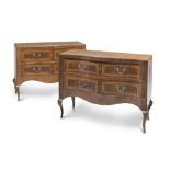 PAIR OF SMALL COMMODES IN WALNUT, CENTRAL ITALY 18TH CENTURY with threads in boxwood. Moved front