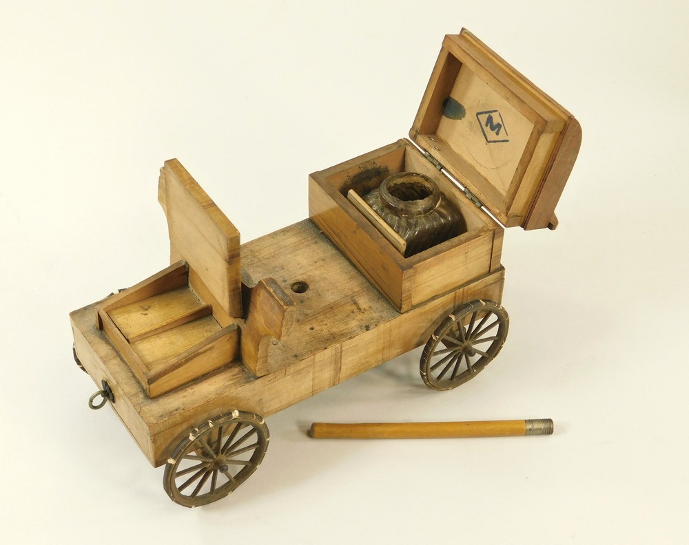 WOODEN CARS. - Bild 3 aus 3