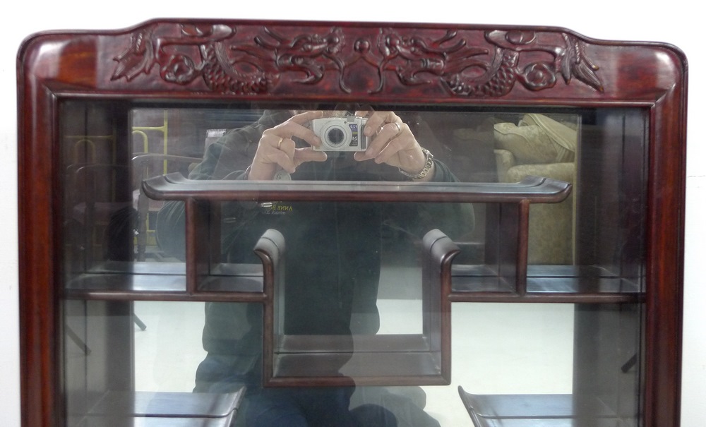 A modern Chinese hardwood display cabinet, carved with opposing dragons, - Image 5 of 7