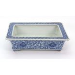 A Chinese blue and white rectangular planter, late 18th/19th century,