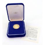 1975 One hundred Balboa gold coin of Panama, in fitted case.
