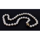 A single-row cultured pearl necklace, th