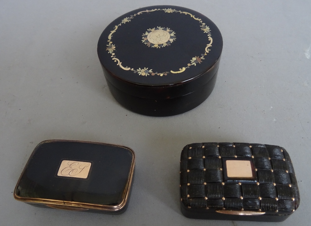 A Continental gold mounted tortoiseshell snuff box, 19th century, with a basket weave hinged lid, 5.