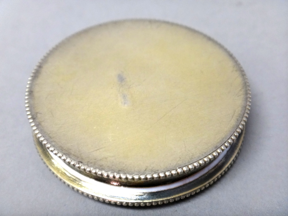 A silver gilt and lilac coloured enamel circular box, - Image 3 of 5