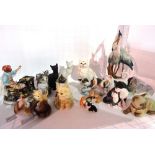 Ceramics including; decorative porcelain models of cats, Beswick Franklin Mint and others,