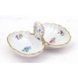 A Meissen porcelain double scallop shell sweetmeat stand, early 20th century,