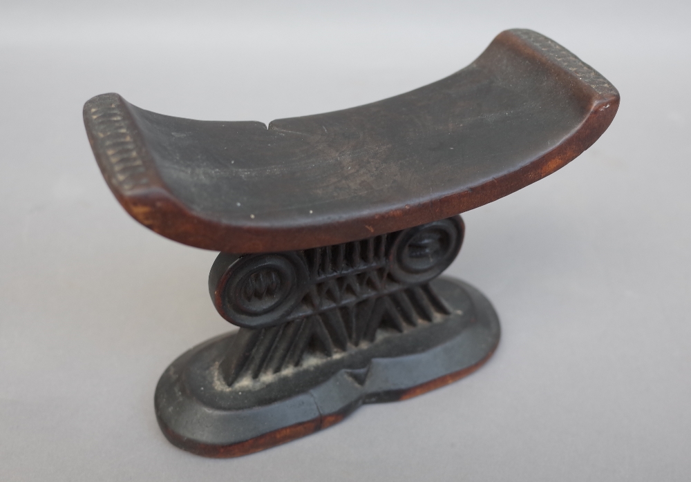 An African 'Shona' tribe wooden headrest,