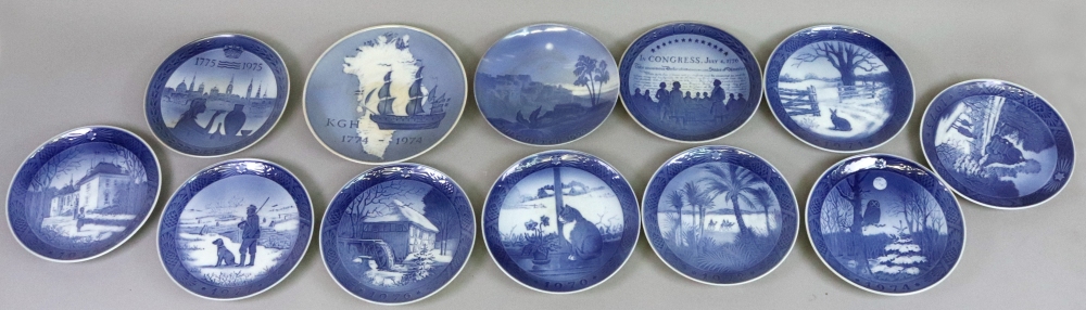 A large collection of Royal Copenhagen Christmas plates, 1966 - 2005, with extras, - Image 2 of 5