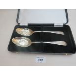 A pair of silver berry spoons with gilded bowls Edinburgh 1792 boxed est: £100-£150