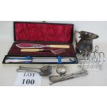A late C19th/early C20th boxed set of bone handled engraved fisher servers,