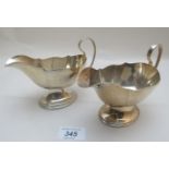 A pair of silver pedestal sauce boats Birmingham 1925 (approx 9 oz) est: £130-£150