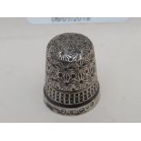 A silver thimble hallmarked Chester est: £10-£20