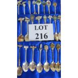 Approximately 200 souvenir spoons est: £30-£50 (F16)