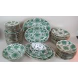 A good quality 20th century Chinese porcelain 70 piece dinner service,