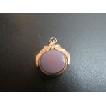 A 9ct gold blood stone swivel seal est: £50-£70