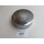 A Persian Nieillo Ware lidded pot est: £100-£140