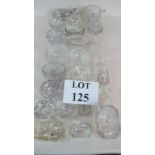 Twenty-seven glass salt cellars est: £30-£50 (B16)