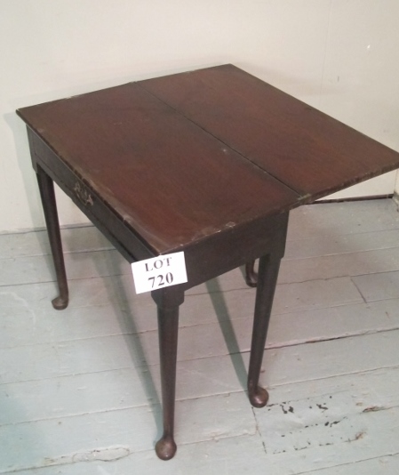 A Georgian mahogany tea table with a centre drawer and terminating on pad feet est: £350-£450 - Image 2 of 2