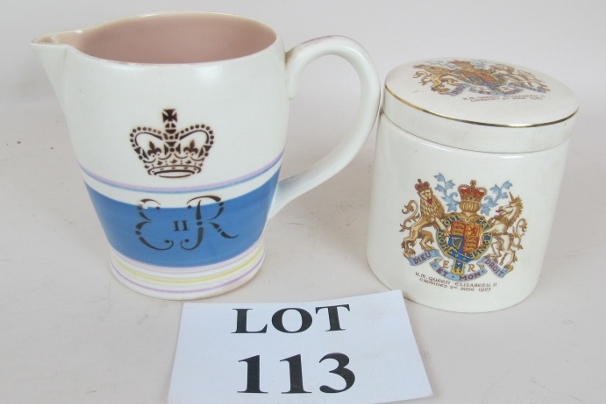 A Poole pottery Queen Elizabeth II comme