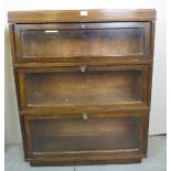 An early 20c oak three section Globe Wernicke bookcase est: £45-£65