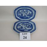 A pair of 18th century Chinese blue and