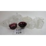 Eight pieces miscellaneous glassware, to