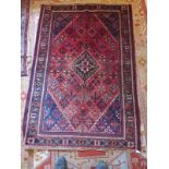 A Meimeh rug (201 cm x 137 cm approx) es