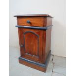 A pretty period style mahogany bedside c