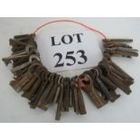 A collection of approx 50 old keys est: