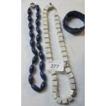 Lapis lazuli bracelet, each 18 x 13 mm,