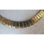 A 9ct gold graduated necklace, approx 16" long,