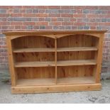 A large 20th Century pine open bookshelf with four adjustable shelves est: £80-£120