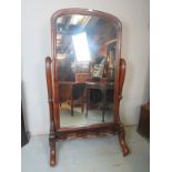 A good quality 19th Century carved mahogany cheval mirror est: £100-£200