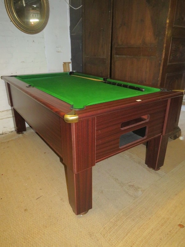 An excellent quality contemporary pool table complete with two cues and balls and in very good - Image 2 of 2