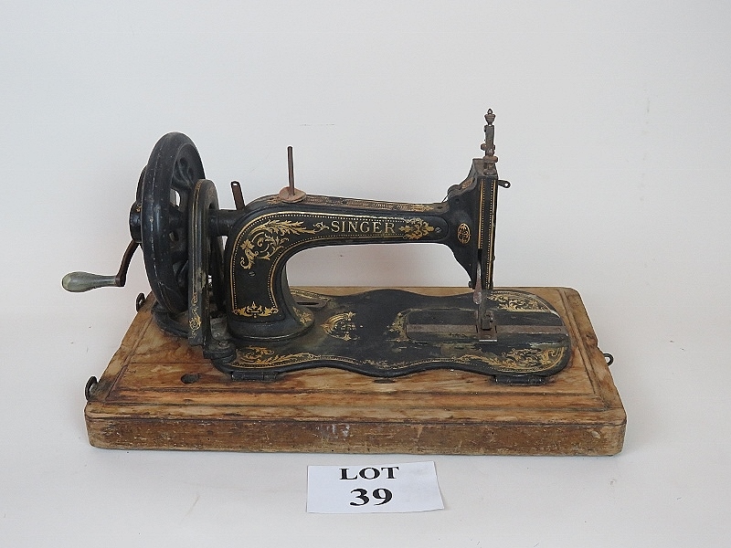 Victorian Singer sewing machine on fitte